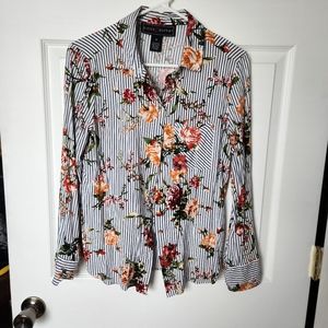 Polly and Esther Size Medium Soft floral Button up Blouse